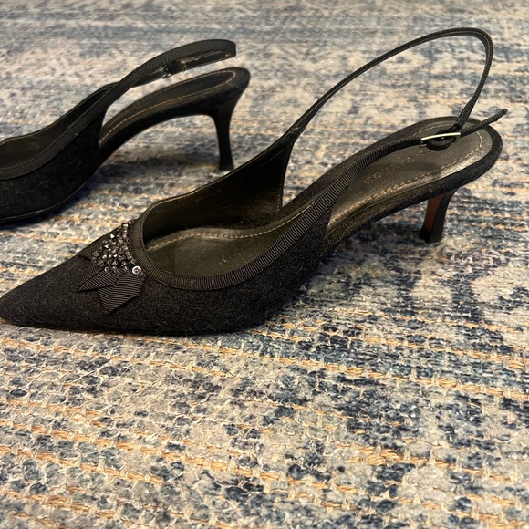 Ann Taylor Fiona Charcoal Fabric Kitten Heels - Size 6 - Picture 5 of 6